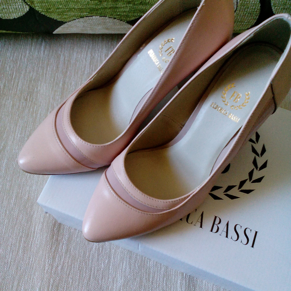 NIB FEDERICA BASSI Nude Pumps